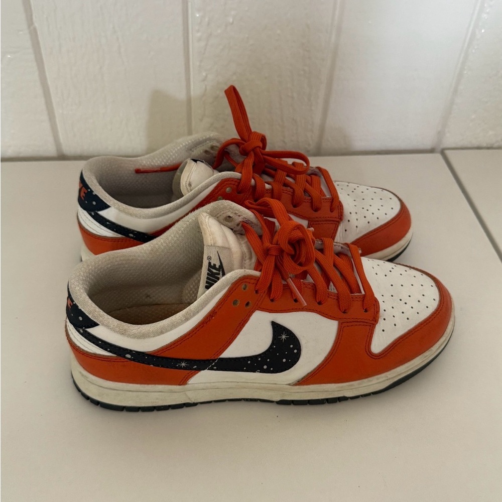 Nike women’s dunks Orange White and Black Low-Top Sneakers black Star Swoosh